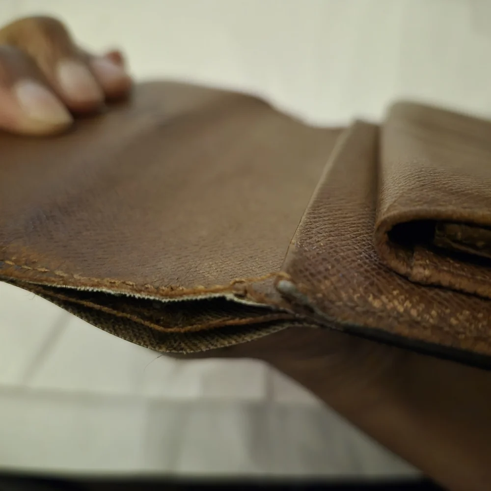 Louis Vuitton Monogram Wallet - Picture 14 of 15